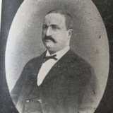 Paolo Cassano � Nato nel 1859 da una famiglia benestante di origine milanese, Cassano nel 1891 mise in piedi una piccola distilleria nel suo casale di Gioia del Colle. In breve l�impresa crebbe, portando al successo i suoi vini, liquori e cognac (molto apprezzato all�estero era il Fides)